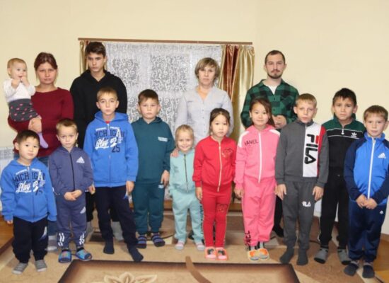 Wyprawki szkolne dla dzieci z Karszagaju