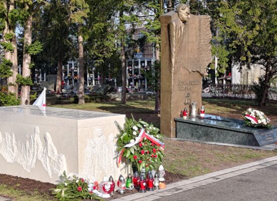 Delegacja FPPnW oddała hołd Janowi Olszewskiemu